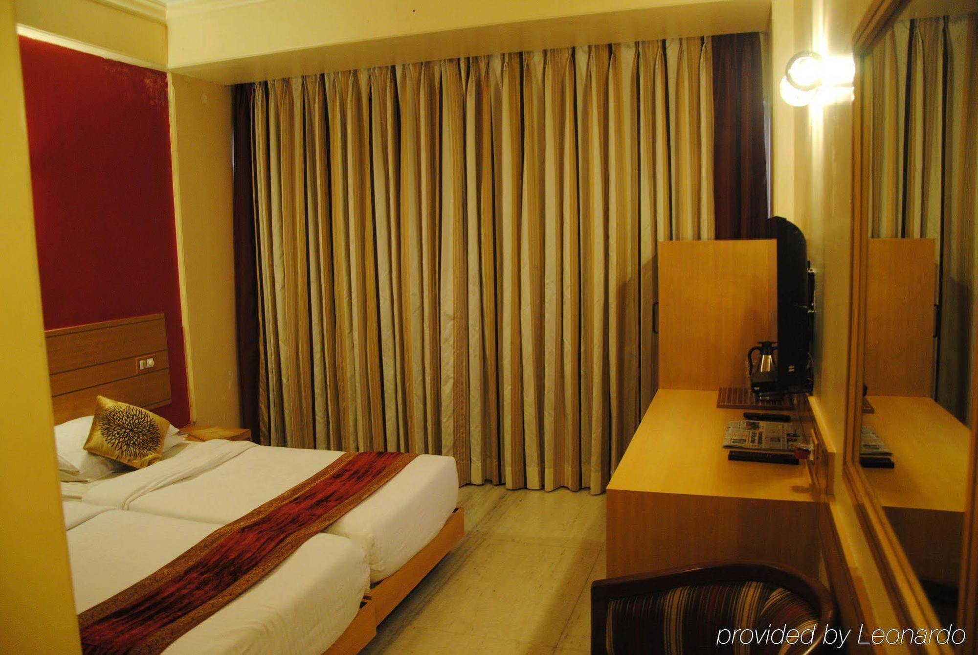 Hotel Midland Мумбаї Екстер'єр фото